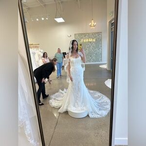 Elegant White Lace Wedding Dress